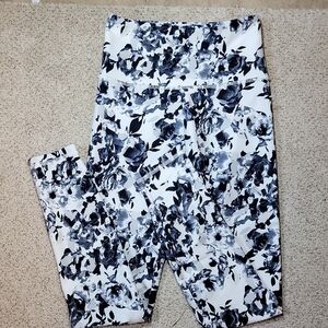 Balance Collection Monochrome Floral Leggings